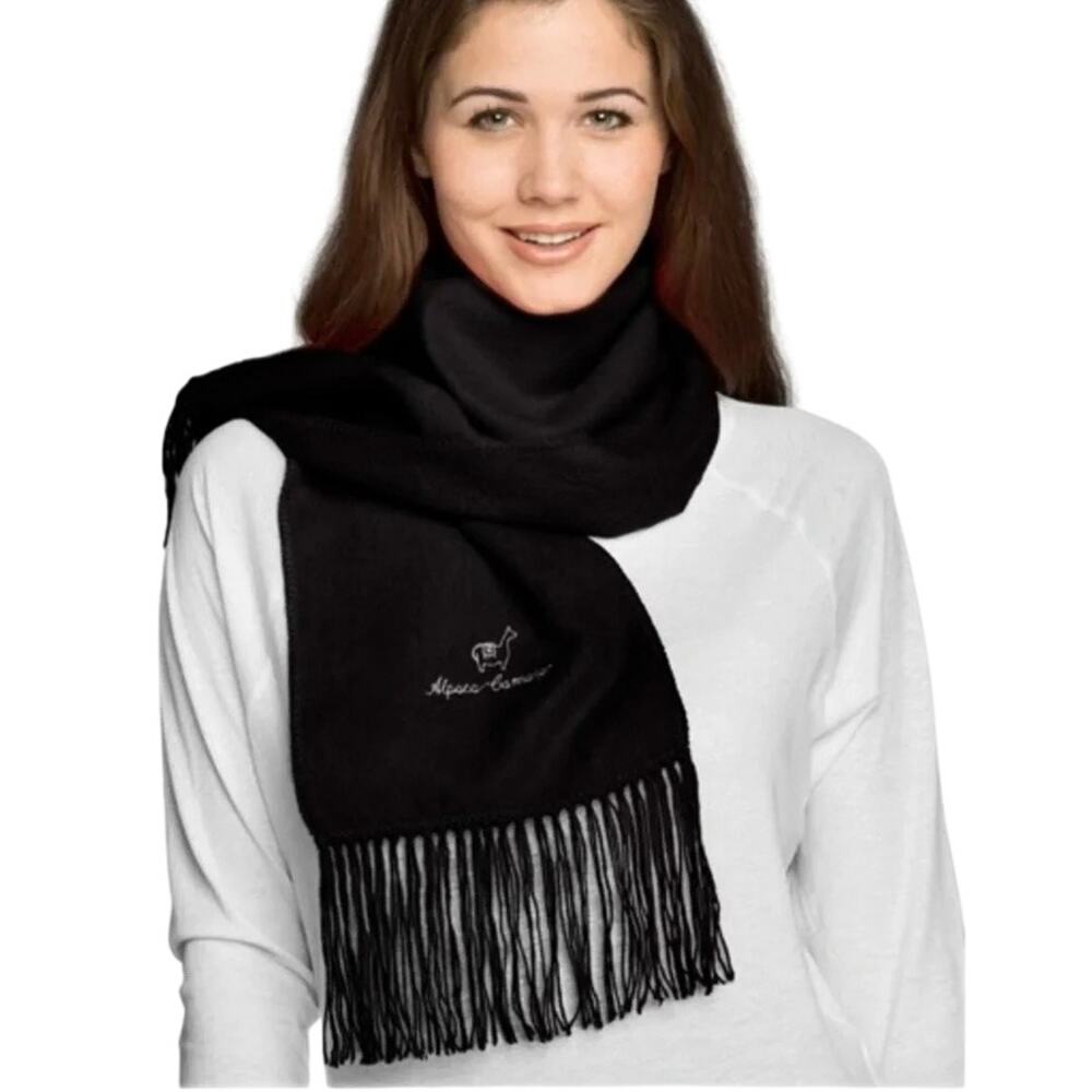 NWT Alpaca Camargo Peru Pure Alpaca Fringed Scarf Wrap Fluffy Luxury Black